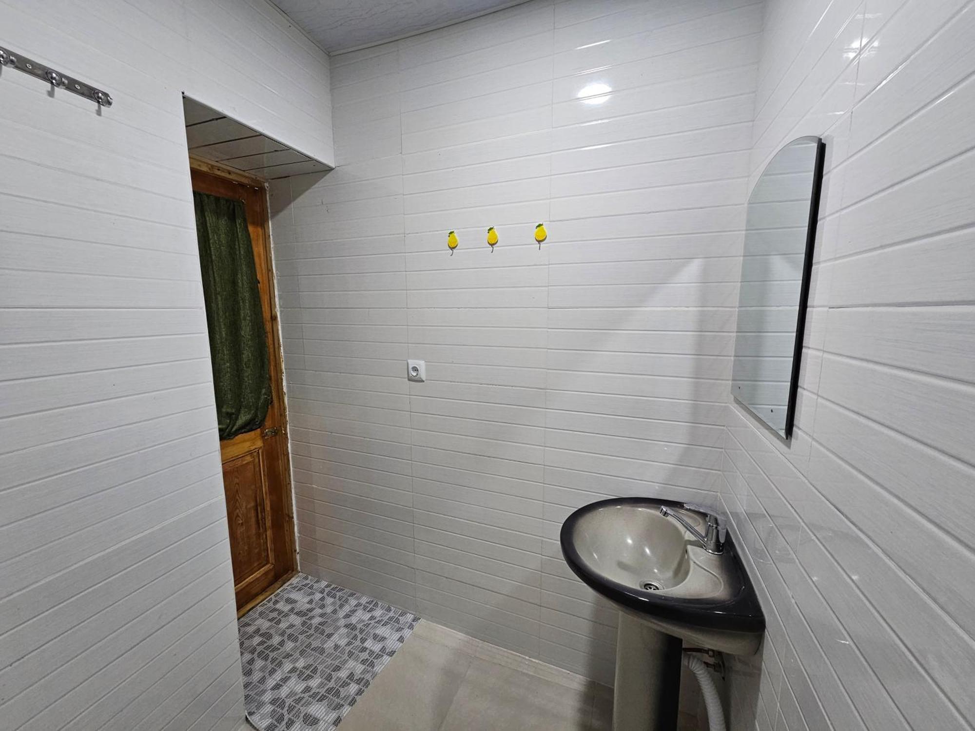 T'mogvi Guest House Aleksandre מראה חיצוני תמונה