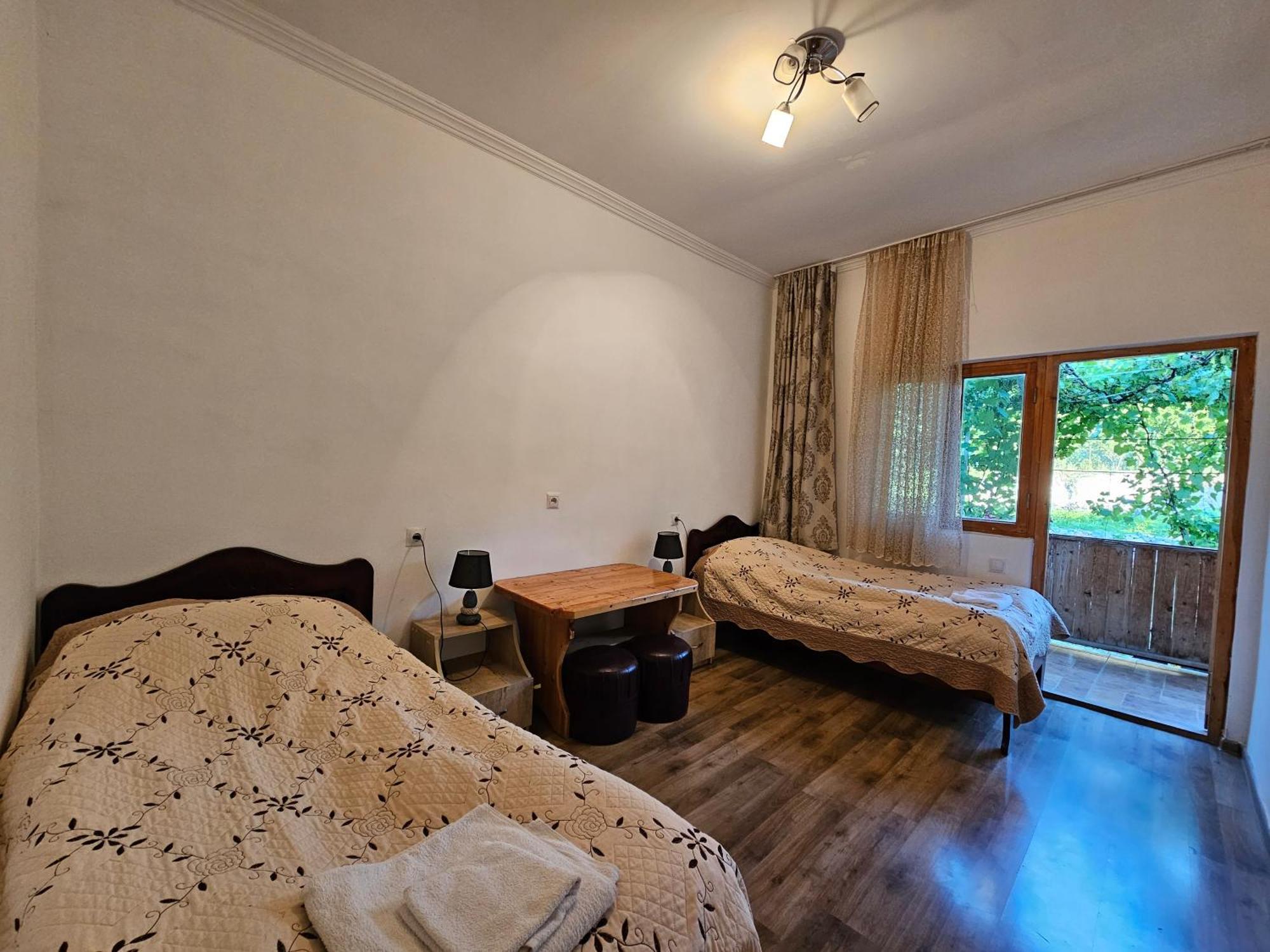T'mogvi Guest House Aleksandre מראה חיצוני תמונה