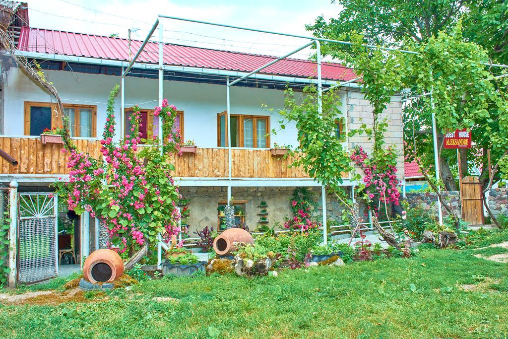 T'mogvi Guest House Aleksandre מראה חיצוני תמונה