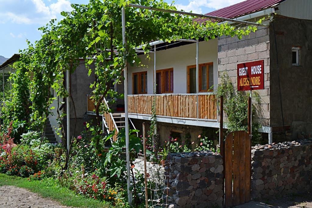 T'mogvi Guest House Aleksandre מראה חיצוני תמונה